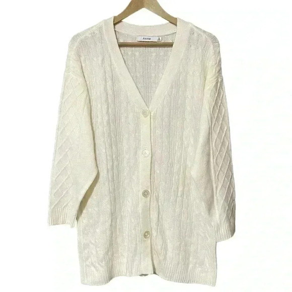 JustFab Cardigan M Cream Lightweight V-Neck Semi-Sheer Long Sleeve Button-Up NWT - Picture 2 of 7